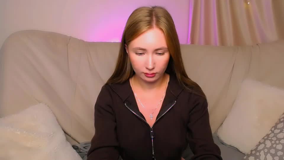 ellycolins_ Webcam Chat August 30, 2026