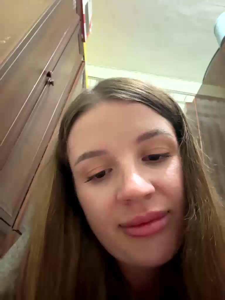 Rosalinelov Webcam Chat August 30, 2026