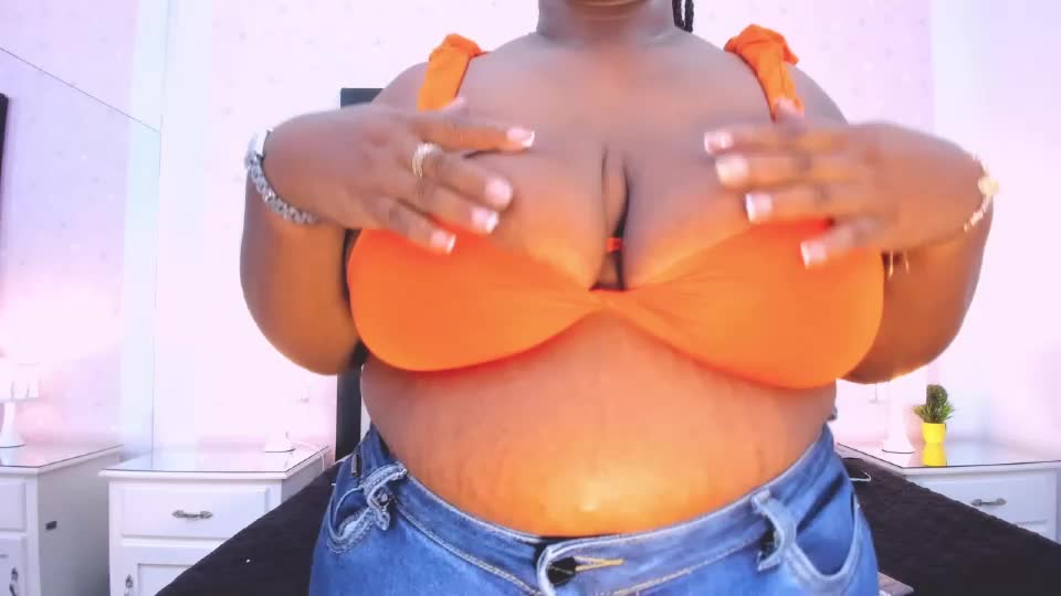 treisyvixen Webcam Chat August 30, 2026