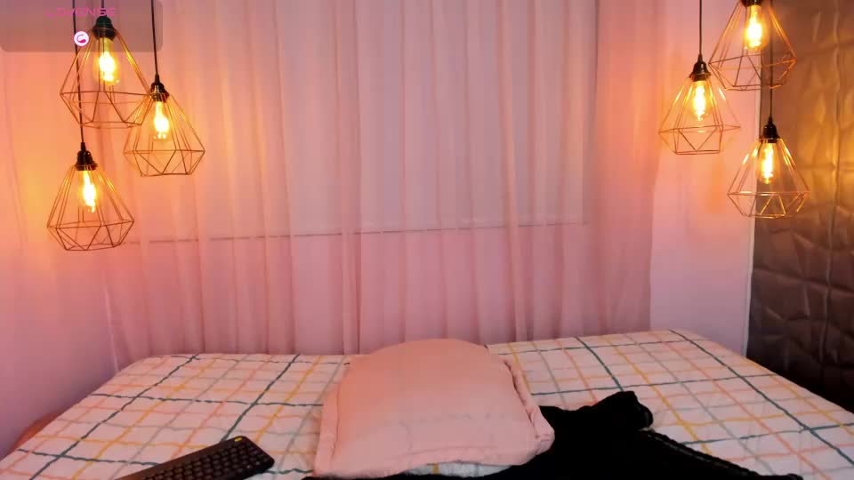 magic_amberr Webcam Chat August 30, 2026