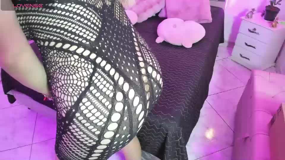 karly_moonn Webcam Chat August 30, 2026