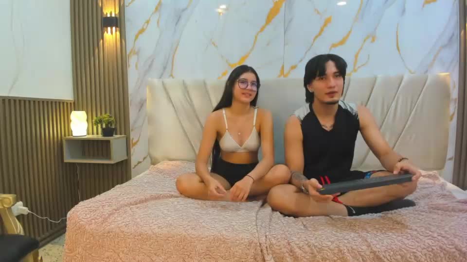 sweetauracouple Webcam Chat August 31, 2026