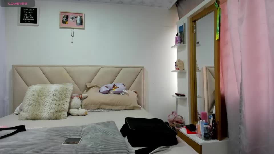 aprodithe_and_aress Webcam Chat August 31, 2026