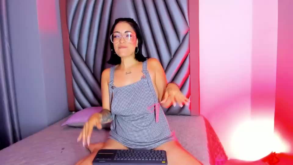 aura_baker Webcam Chat August 31, 2026