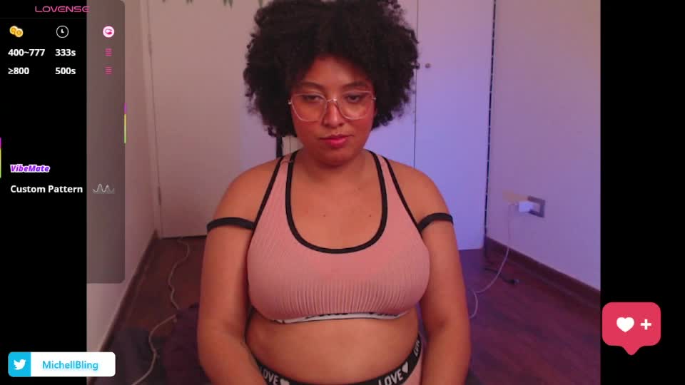 michell_bling Webcam Chat August 31, 2026