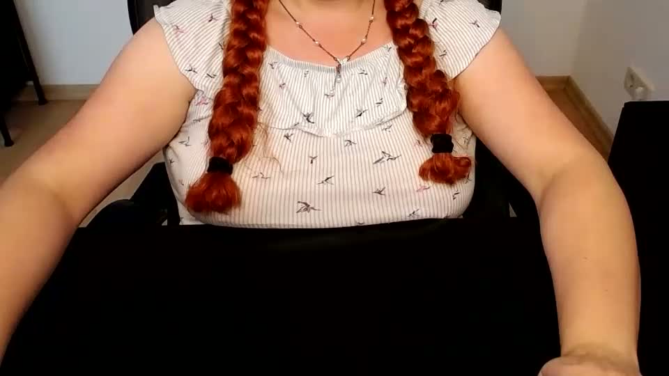 elly_petite Webcam Chat August 31, 2026
