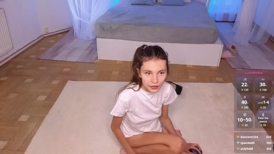 little__lunaa Webcam Chat August 31, 2026