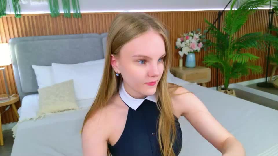 lili_lohan Webcam Chat September 1, 2026