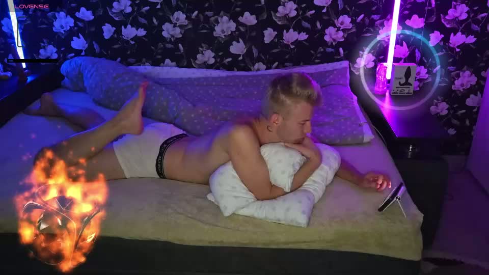 blond_boy69 Webcam Chat September 1, 2026