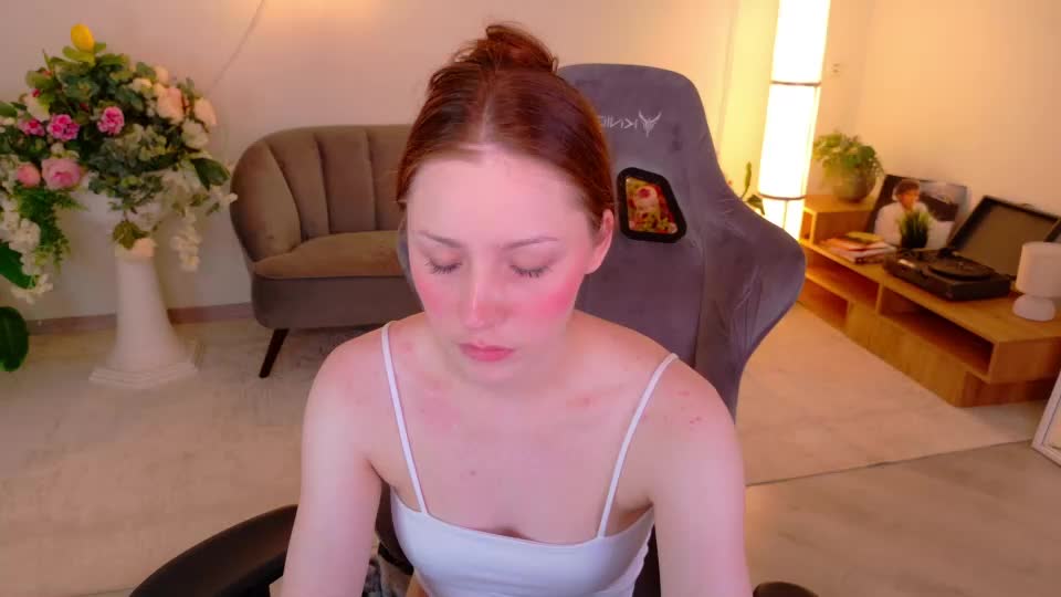 dina_peach Webcam Chat September 1, 2026