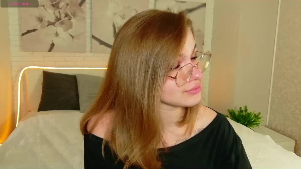 sophiemure Webcam Chat September 2, 2026