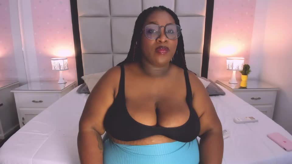 treisyvixen Webcam Chat September 2, 2026
