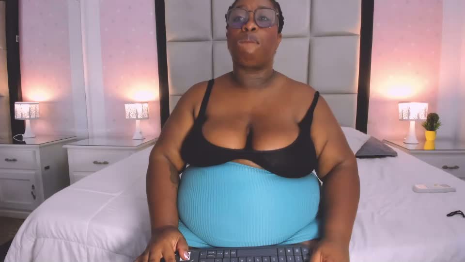 treisyvixen Webcam Chat September 2, 2026