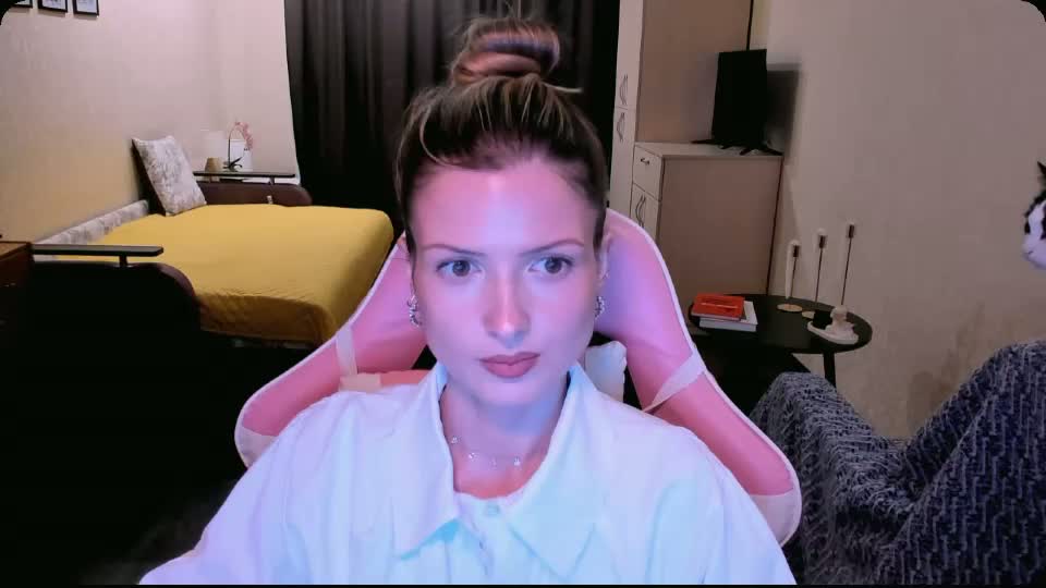 julie_flores Webcam Chat September 3, 2026