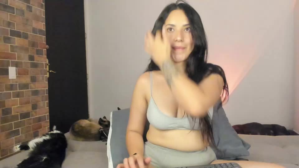 mariaa_paulaa Webcam Chat September 3, 2026