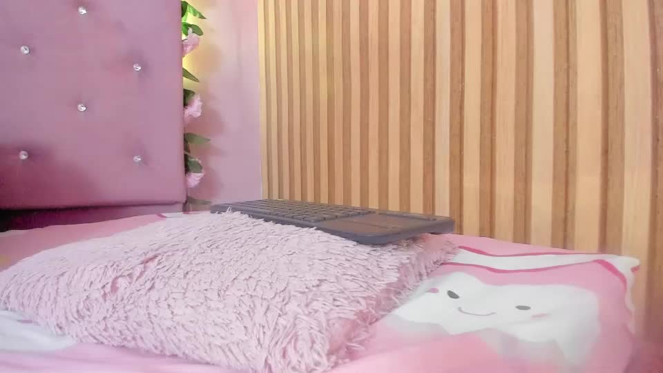 lovely__kiss__ Webcam Chat September 3, 2026