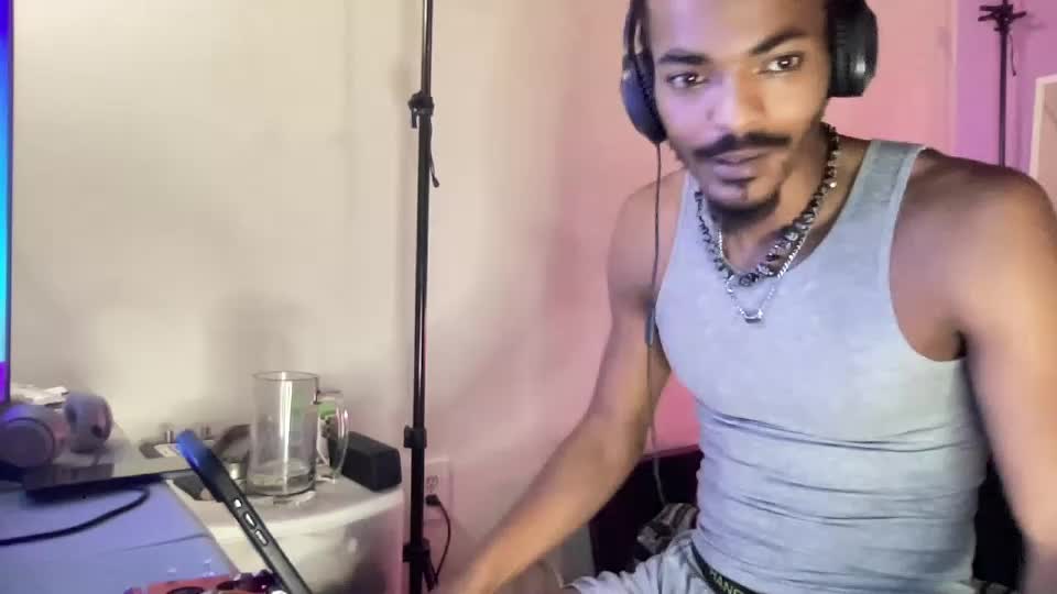 trillahung Webcam Chat September 3, 2026