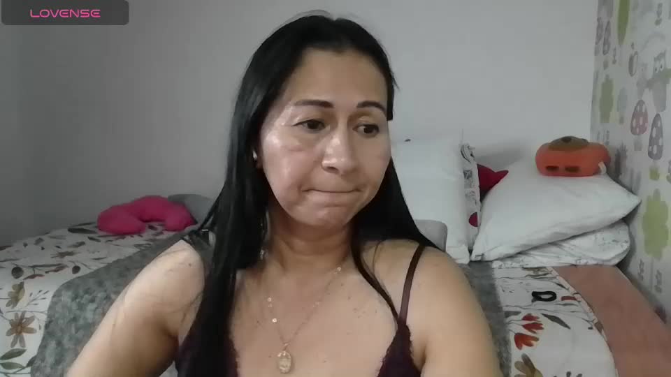 tyna_b Webcam Chat September 3, 2026