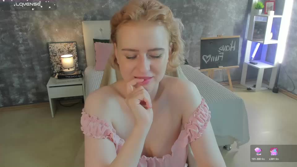 shiny_lisss Webcam Chat September 3, 2026
