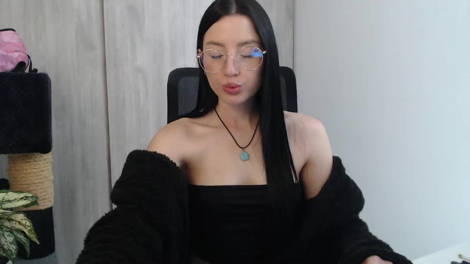 divineisis Webcam Chat September 4, 2026