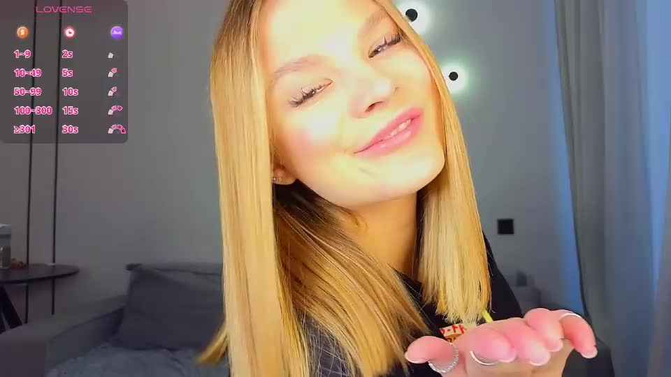 lovely_babyy Webcam Chat September 4, 2026