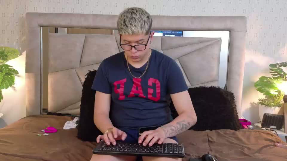 evie_demn Webcam Chat September 5, 2026