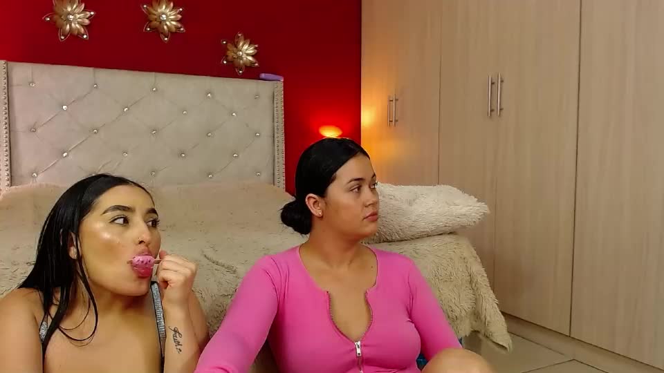 kim_and_mia Webcam Chat September 5, 2026