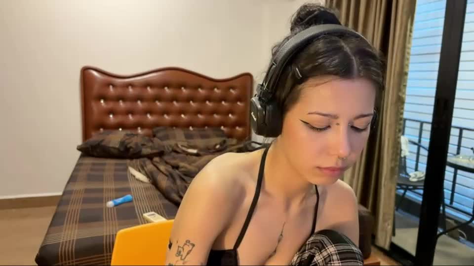 wavy_nights Webcam Chat September 6, 2026