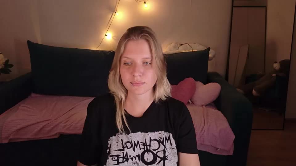 viki_charm Webcam Chat September 6, 2026
