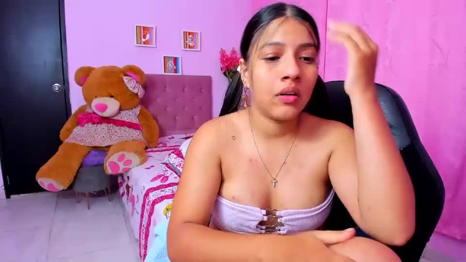 zara_cute18 Webcam Chat September 6, 2026