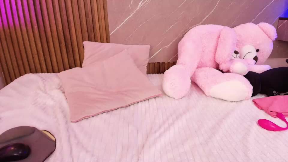 biancaa__18 Webcam Chat September 7, 2026