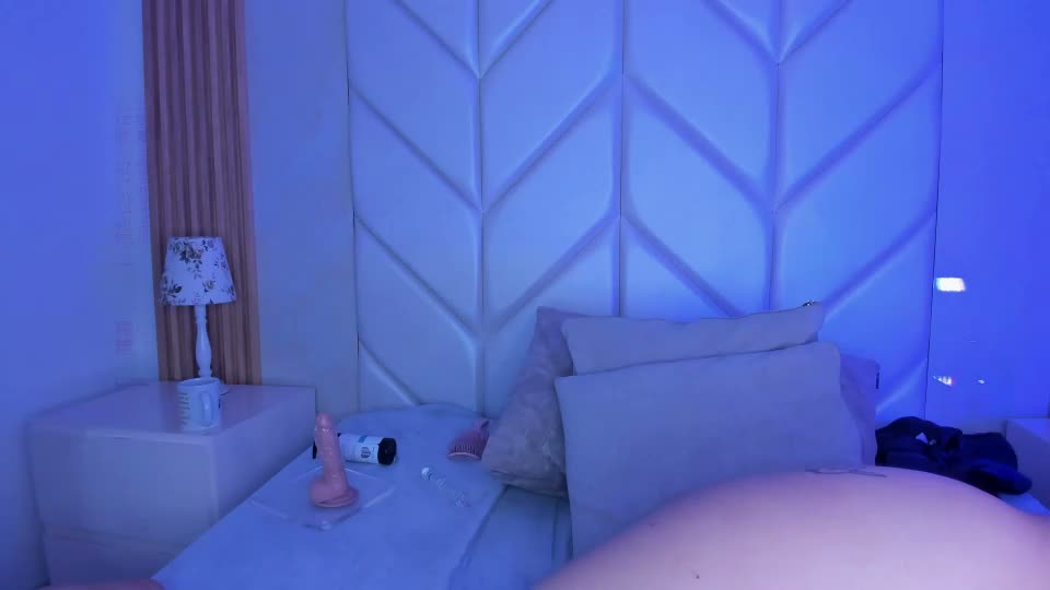 naomiwhitee Webcam Chat September 7, 2026