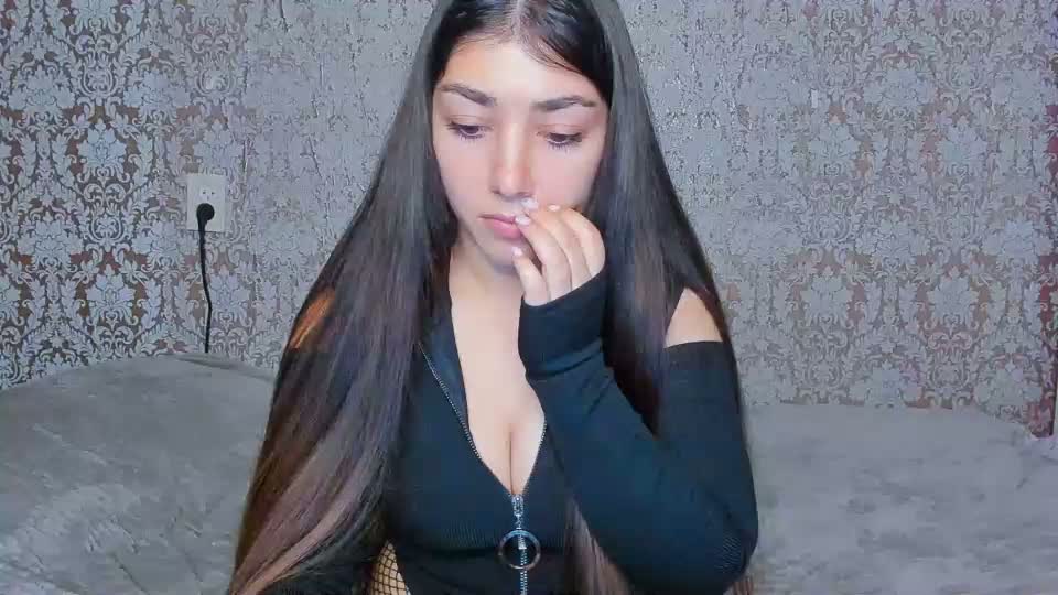 adrianakuiper Webcam Chat September 7, 2026