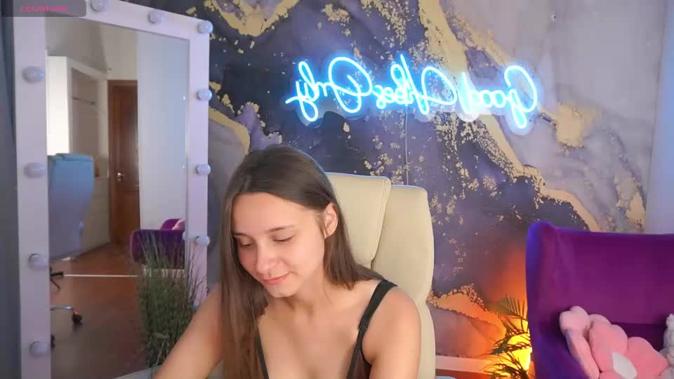 tinynataliee Webcam Chat September 7, 2026
