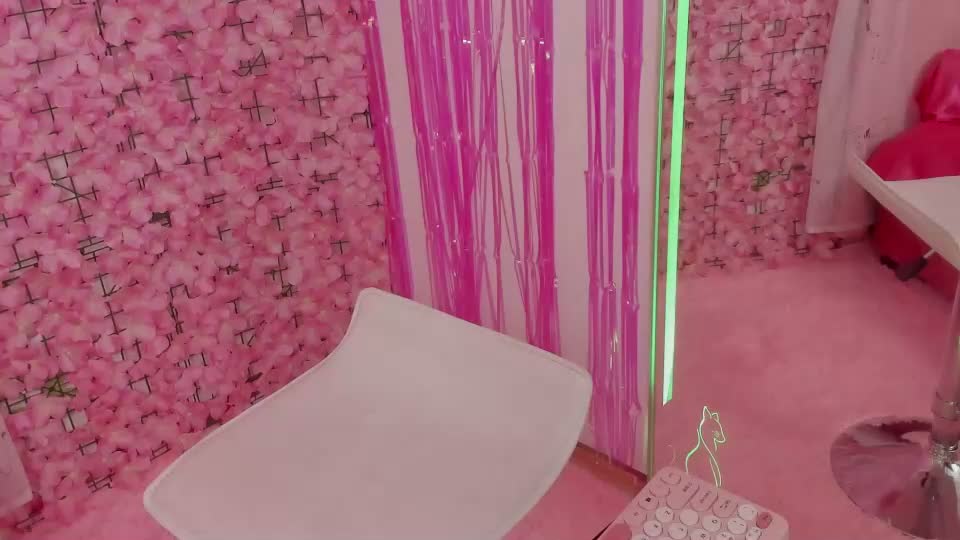 pinky_purr Webcam Chat September 7, 2026