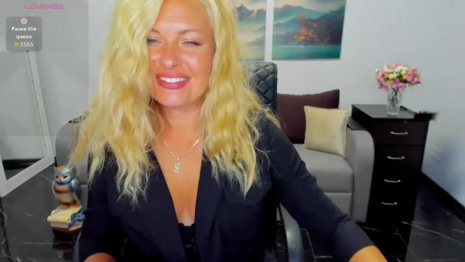 mira_whitme Webcam Chat September 7, 2026