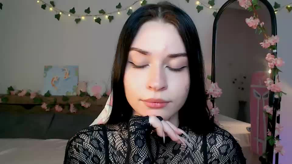 tina_charm Webcam Chat September 8, 2026