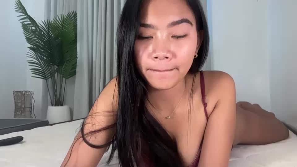 angel_petite07 Webcam Chat September 8, 2026