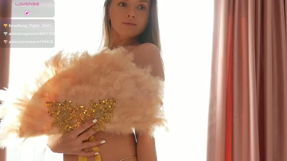 lunaaaura Webcam Chat September 9, 2026