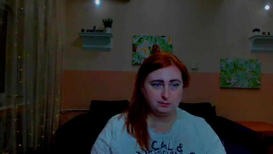 alicia_side_red Webcam Chat September 10, 2026