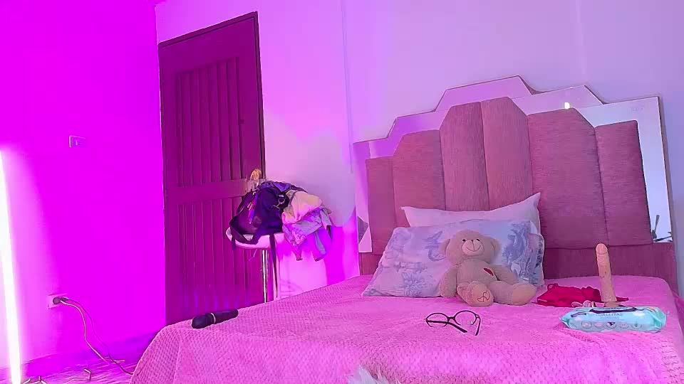 lovequeen02 Webcam Chat September 10, 2026