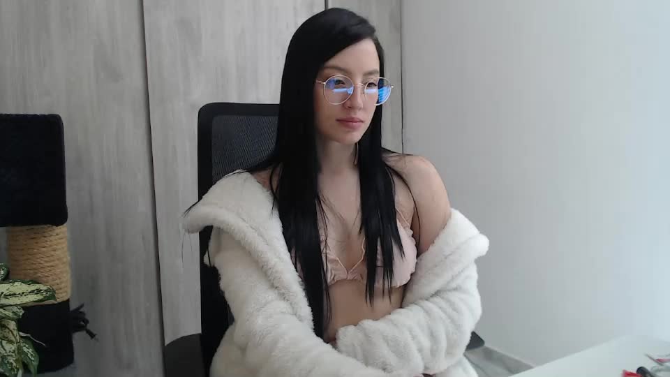 divineisis Webcam Chat September 10, 2026