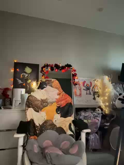 MiniNika Webcam Chat September 10, 2026