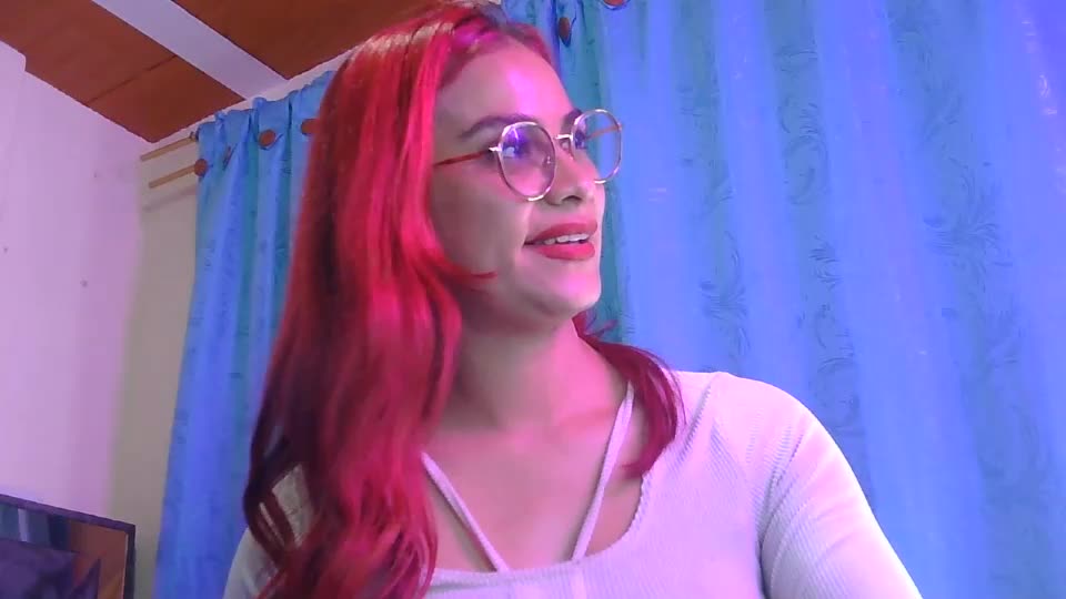 tiiny_emiily Webcam Chat September 11, 2026