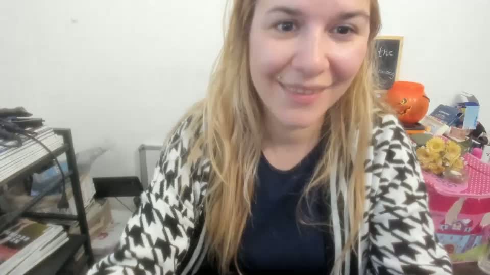 artsyandcraftsy_ Webcam Chat September 12, 2026
