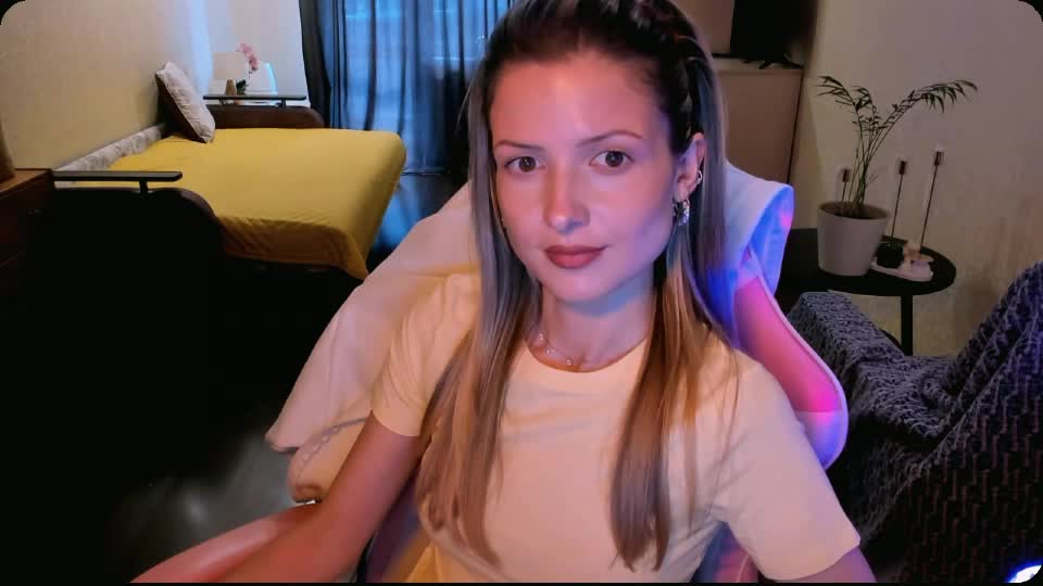 julie_flores Webcam Chat September 12, 2026