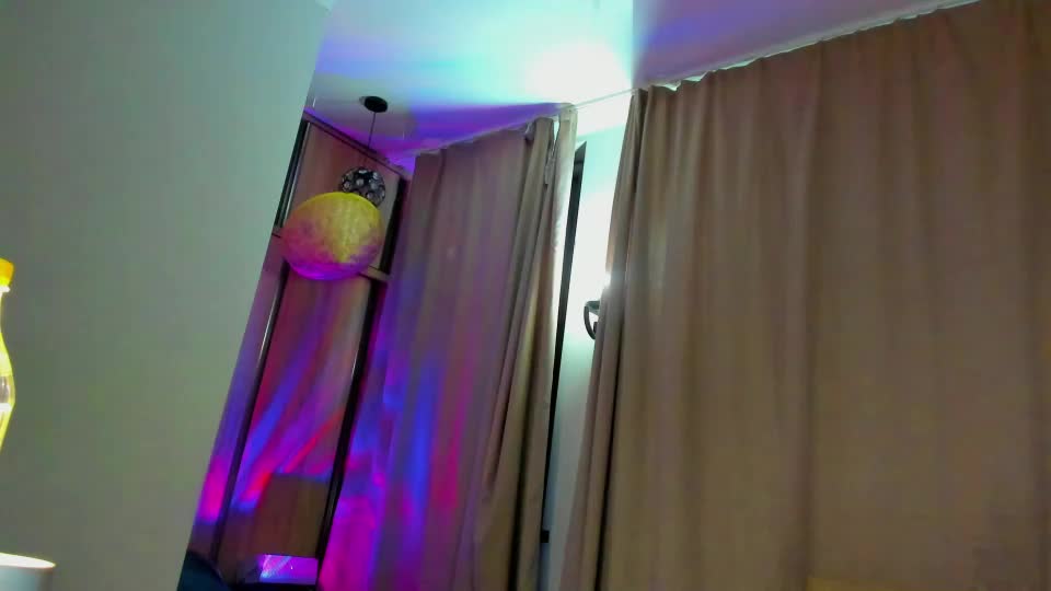 lesyaliss Webcam Chat September 14, 2026