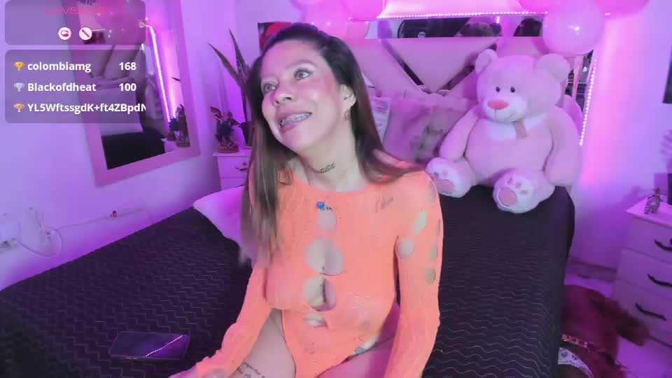 karly_moonn Webcam Chat September 14, 2026
