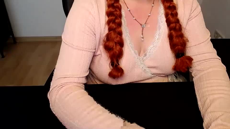 elly_petite Webcam Chat September 14, 2026