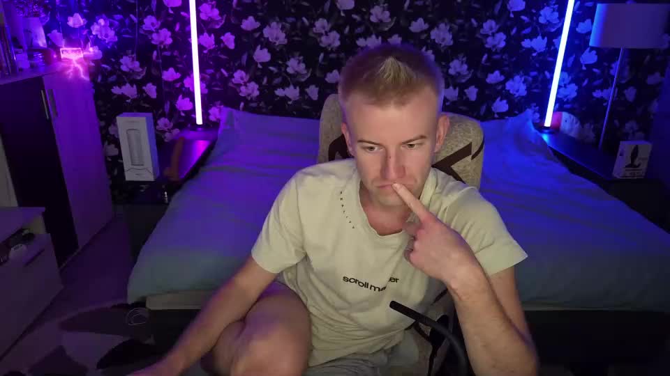 blond_boy69 Webcam Chat September 14, 2026